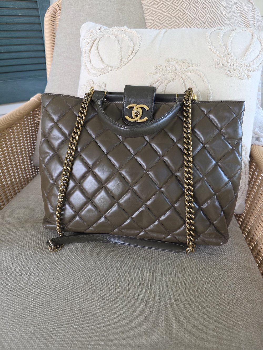 Chanel Quilted Leather Chain Tote Bag - Dark Green - Picture 2 of 13